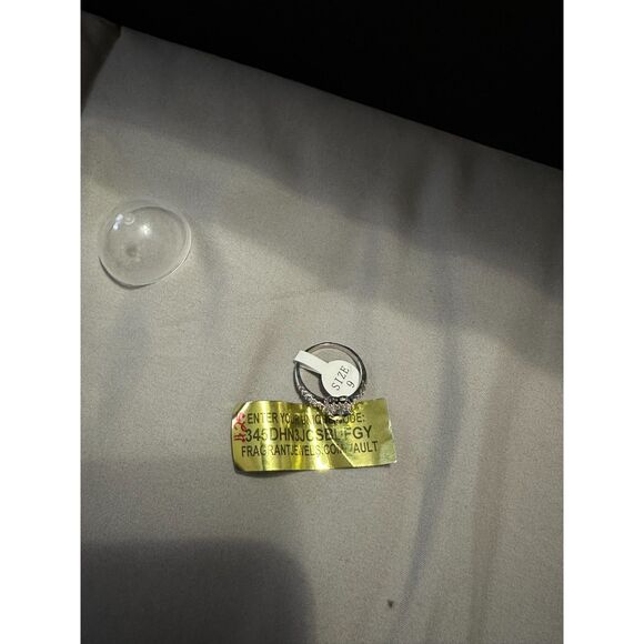 Fragrant Jewels Silver Rhodium Glitzy Mystic Topaz Heart Necklace & Ring Bundle - Picture 5 of 11